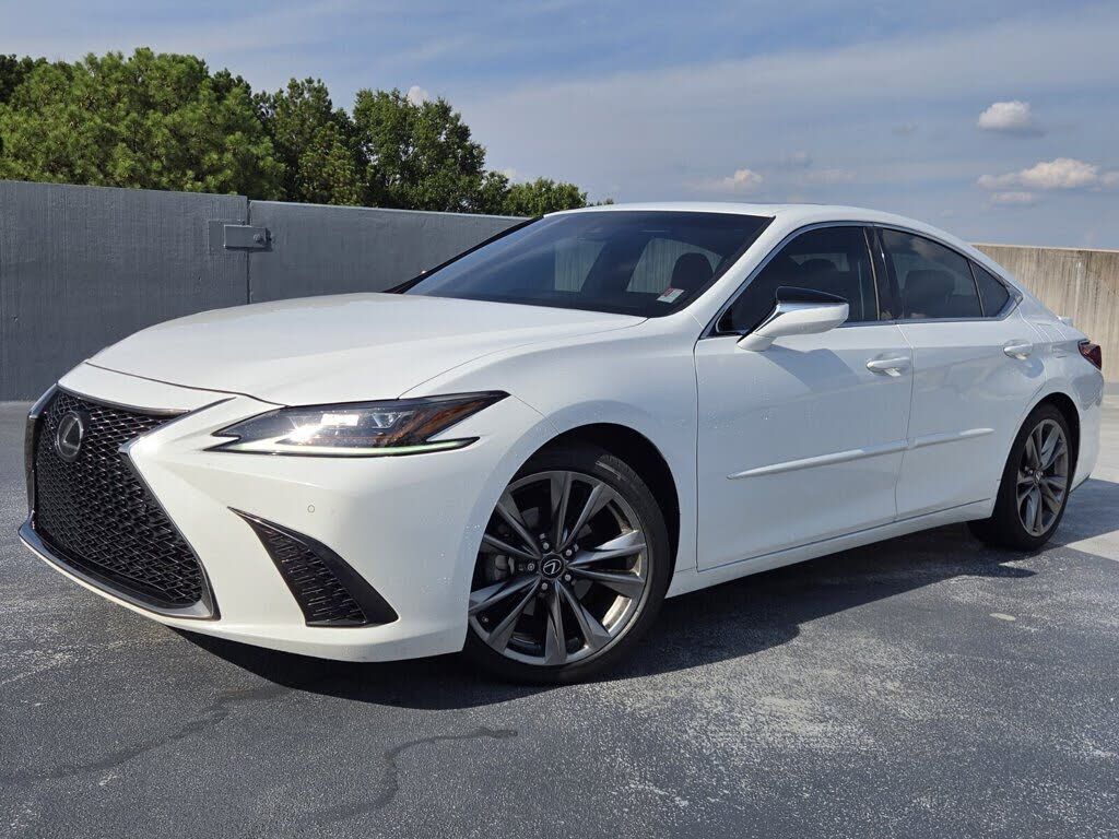 2019 LEXUS ES