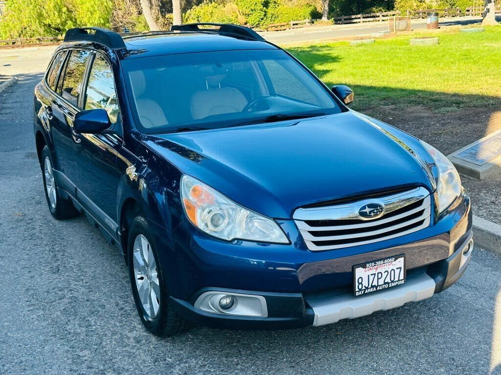 2011 SUBARU Outback