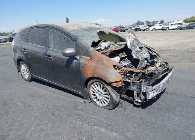 2014 TOYOTA Prius