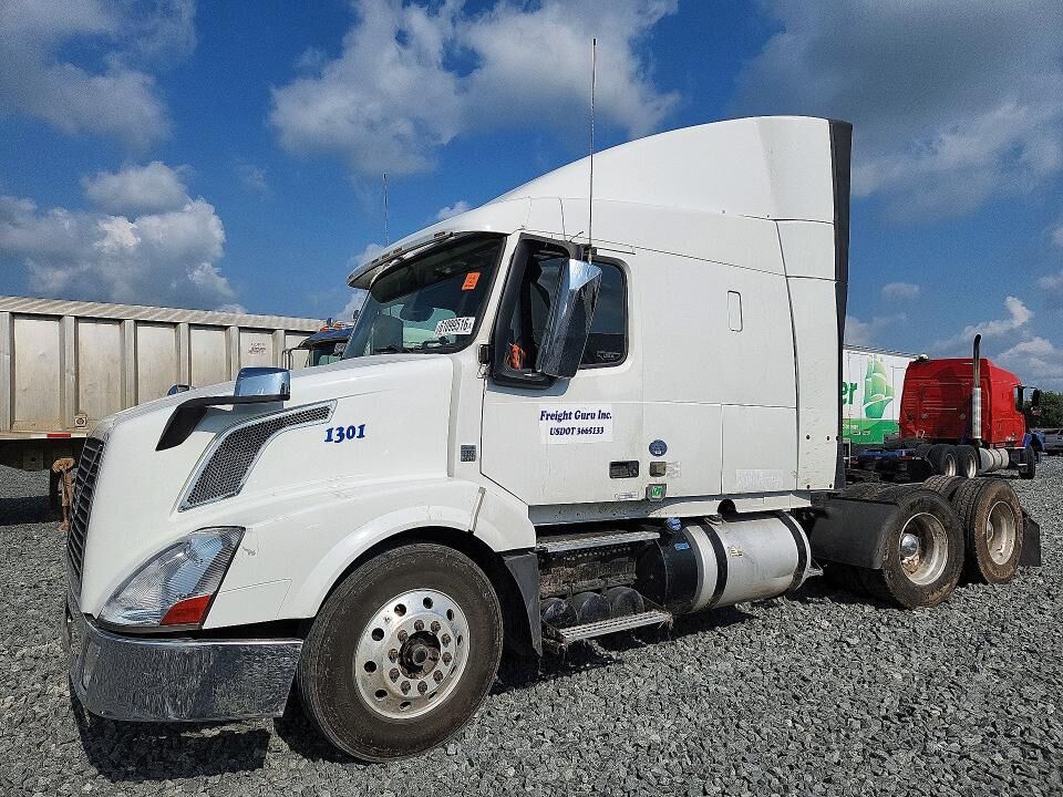 2015 VOLVO TRUCK VNL