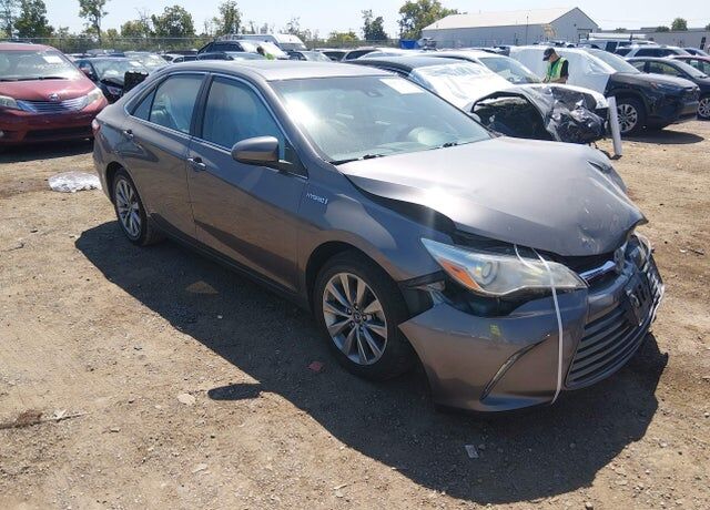2017 TOYOTA Camry