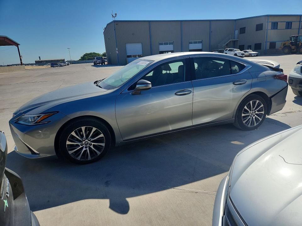 2019 LEXUS ES