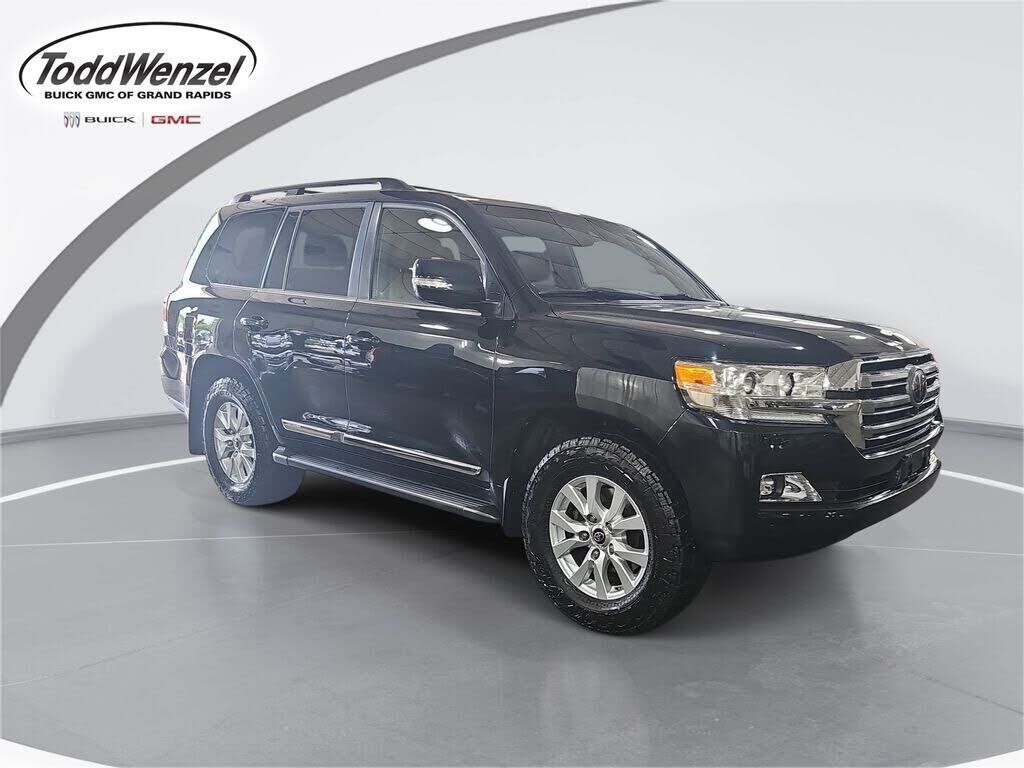 2016 TOYOTA Land Cruiser