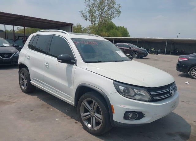 2017 VOLKSWAGEN Tiguan