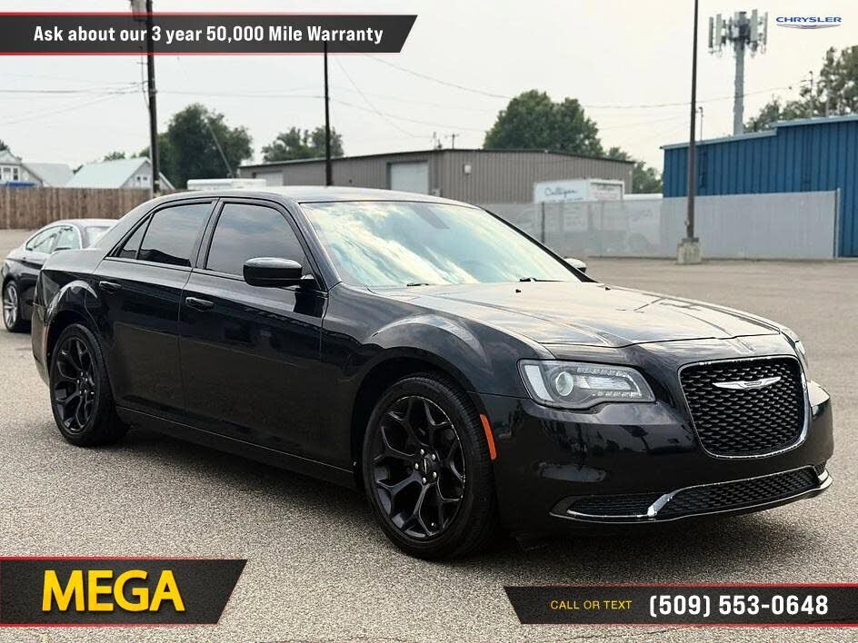 2019 CHRYSLER 300