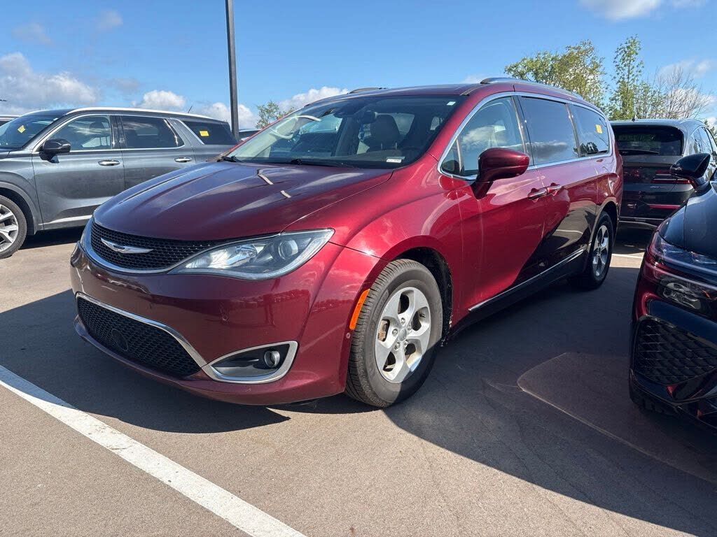 2017 CHRYSLER Pacifica