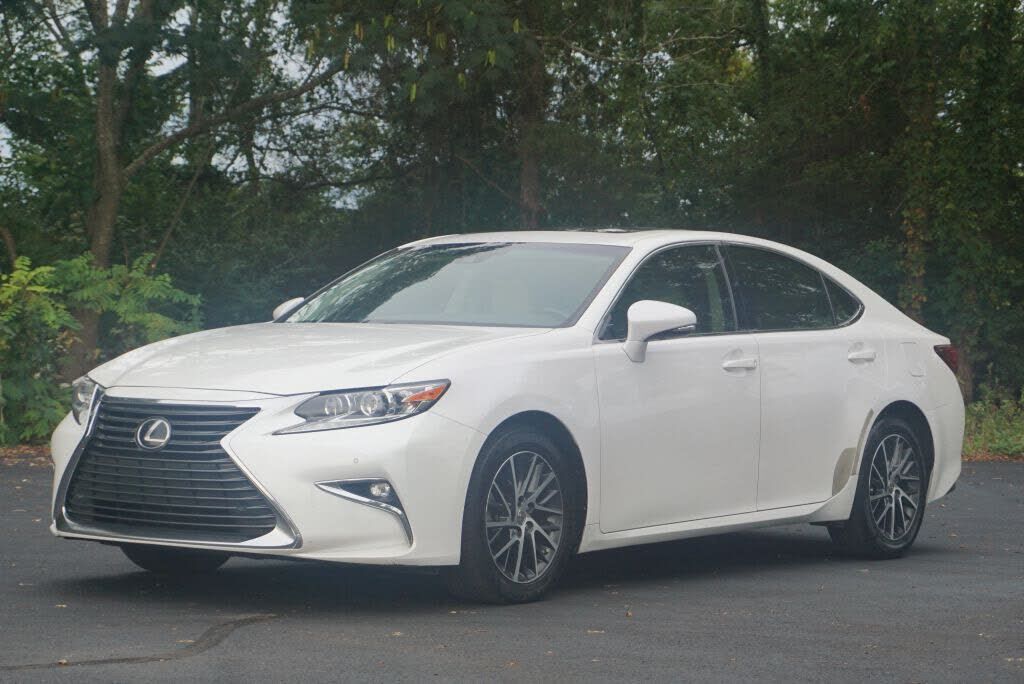 2017 LEXUS ES