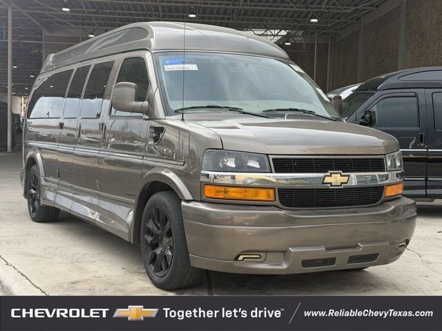 2023 CHEVROLET Express