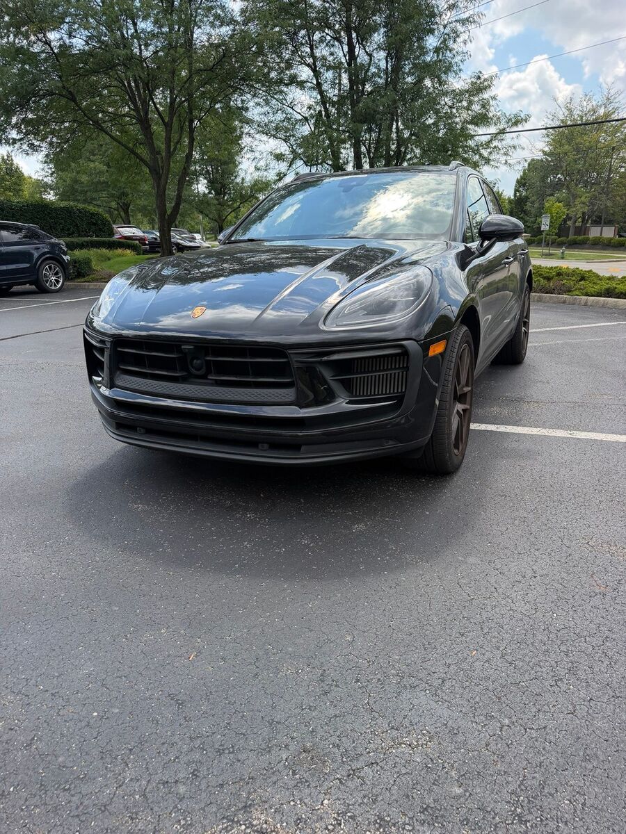 2023 PORSCHE Macan