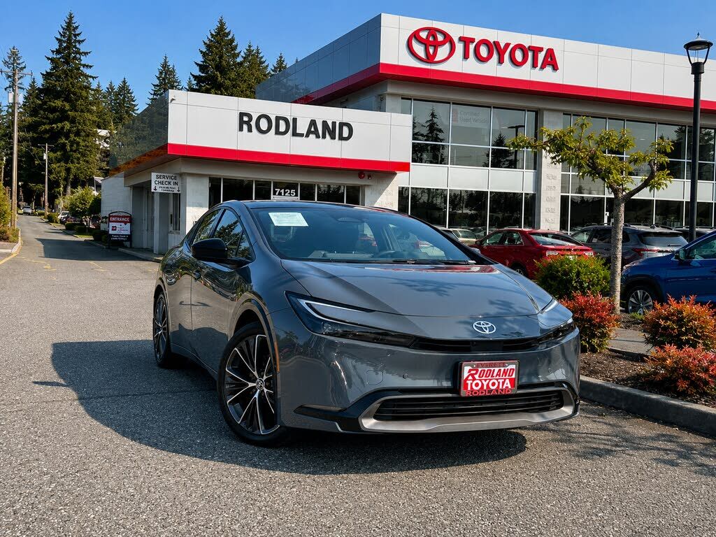 2024 TOYOTA PRIUS