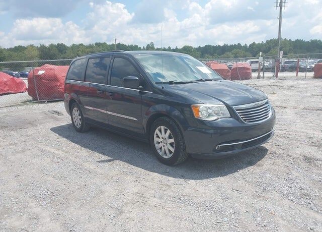 2013 CHRYSLER Town and Country