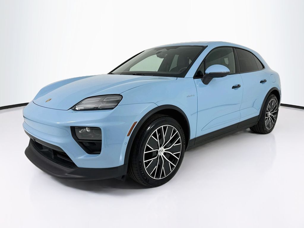 2025 PORSCHE Macan