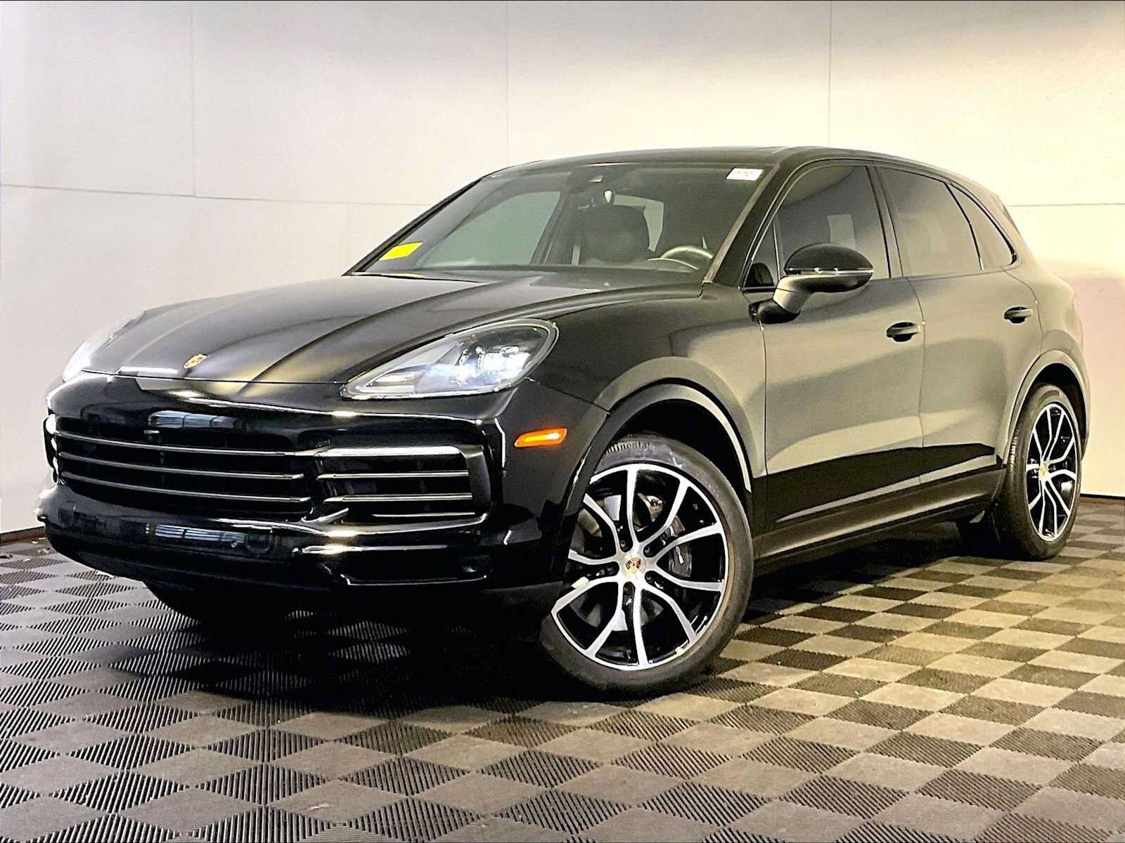 2023 PORSCHE Cayenne