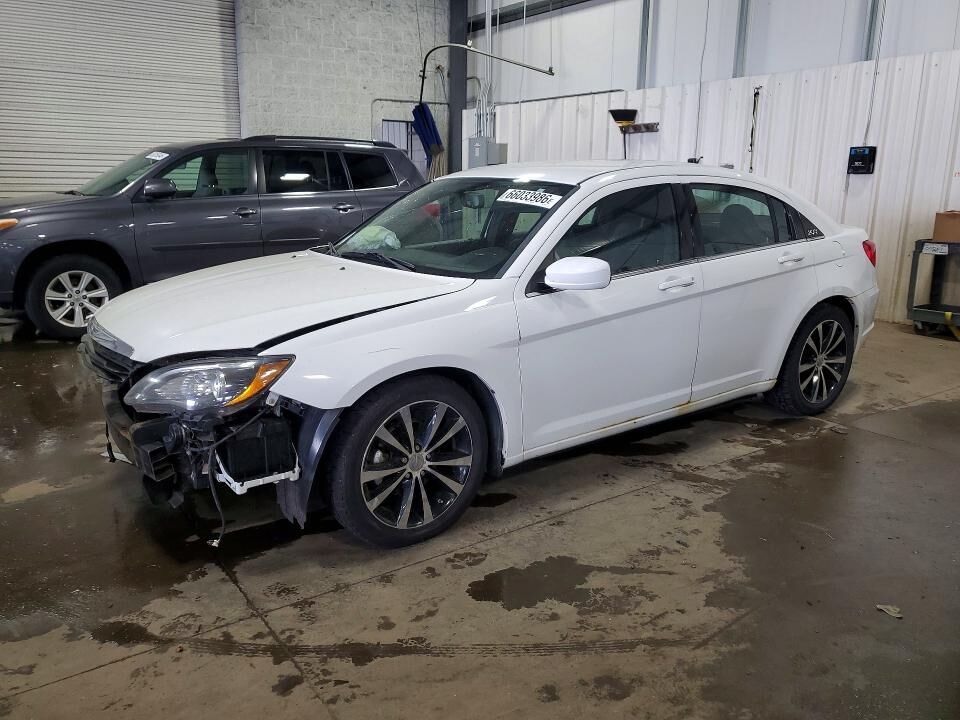 2013 CHRYSLER 200