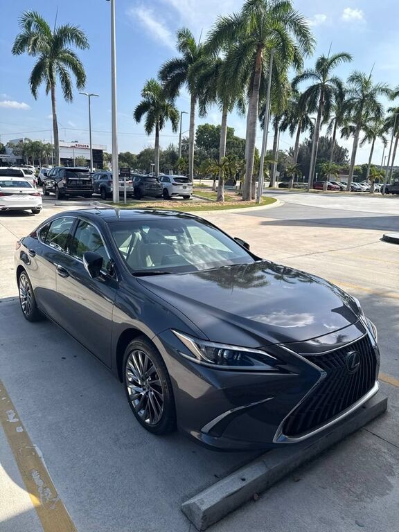 2024 LEXUS ES