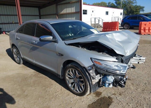 2013 FORD Taurus