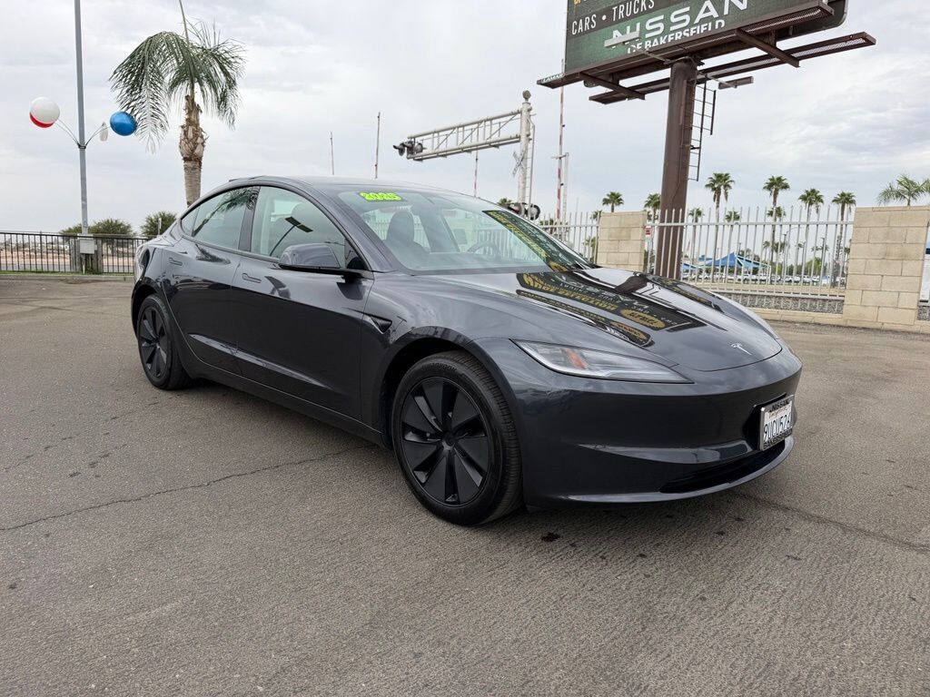 2025 TESLA Model 3