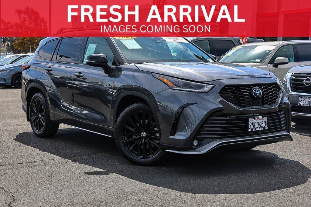 2024 TOYOTA Highlander