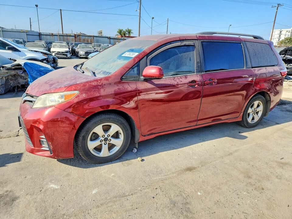 2019 TOYOTA Sienna