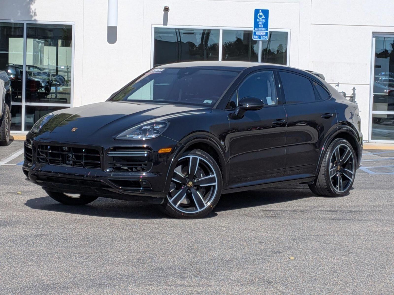 2022 PORSCHE Cayenne