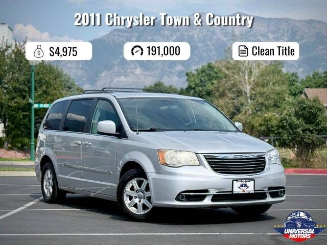 2011 CHRYSLER Town and Country