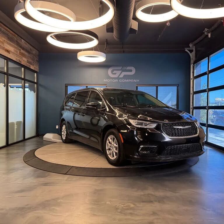 2023 CHRYSLER Pacifica