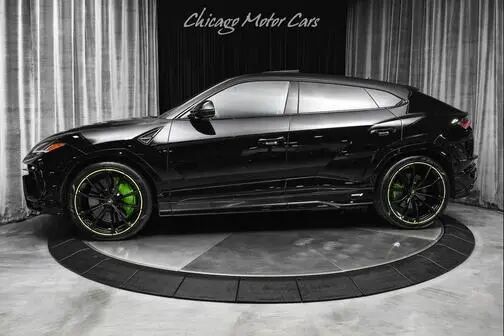 2024 LAMBORGHINI URUS