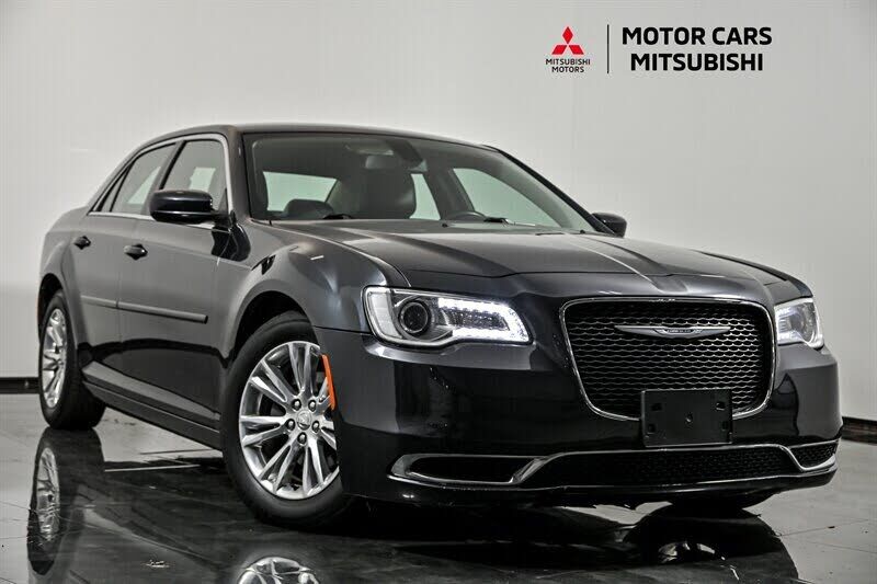2019 CHRYSLER 300