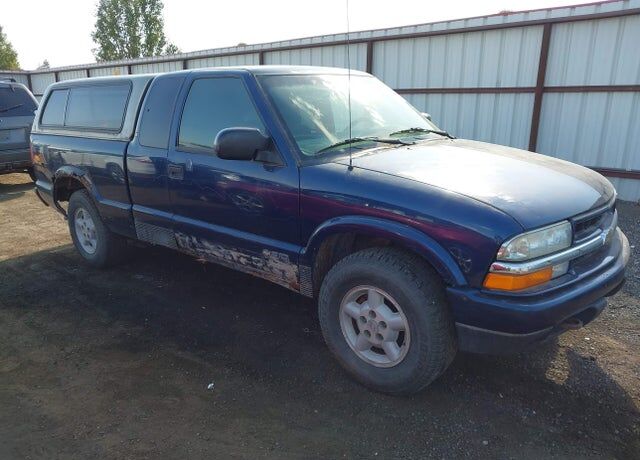 2002 CHEVROLET S-10 Pickup