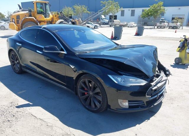 2014 TESLA Model S