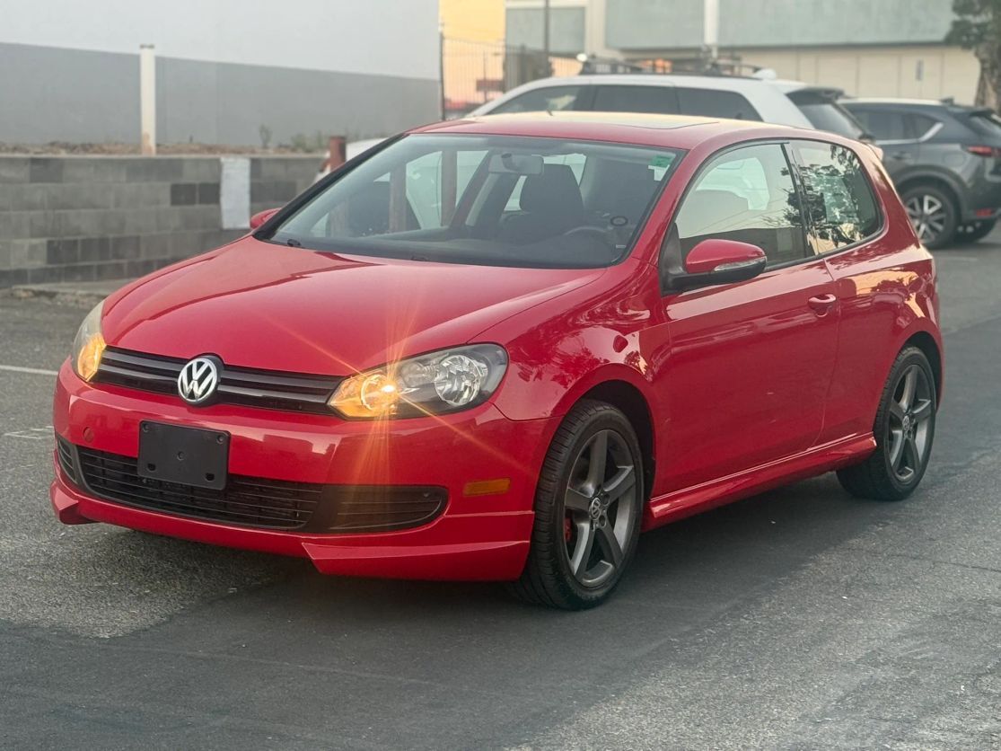 2012 VOLKSWAGEN Golf