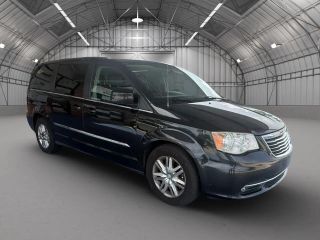 2013 CHRYSLER Town and Country