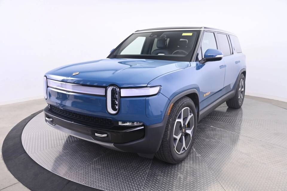 2024 RIVIAN R1S