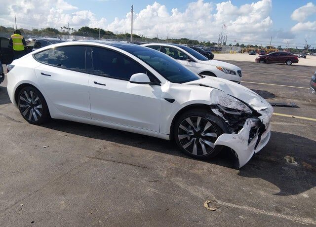 2025 TESLA Model 3