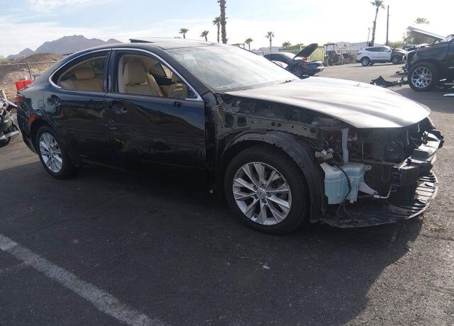 2013 LEXUS ES