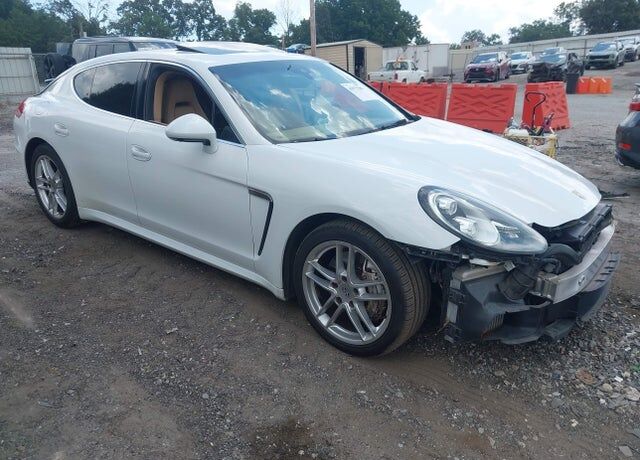 2014 PORSCHE Panamera