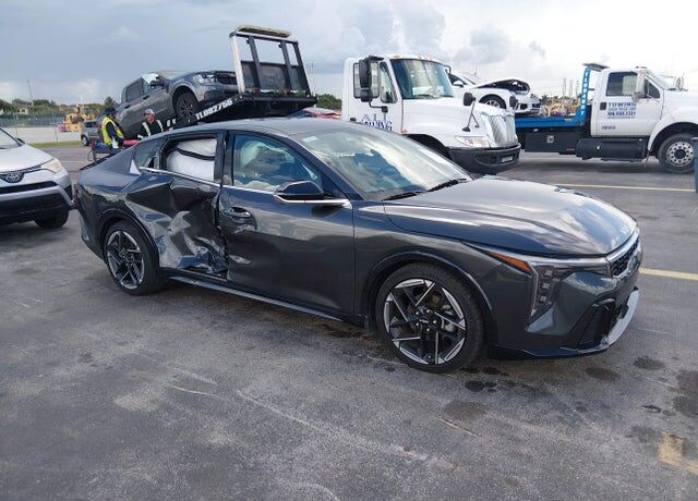 2025 KIA K4