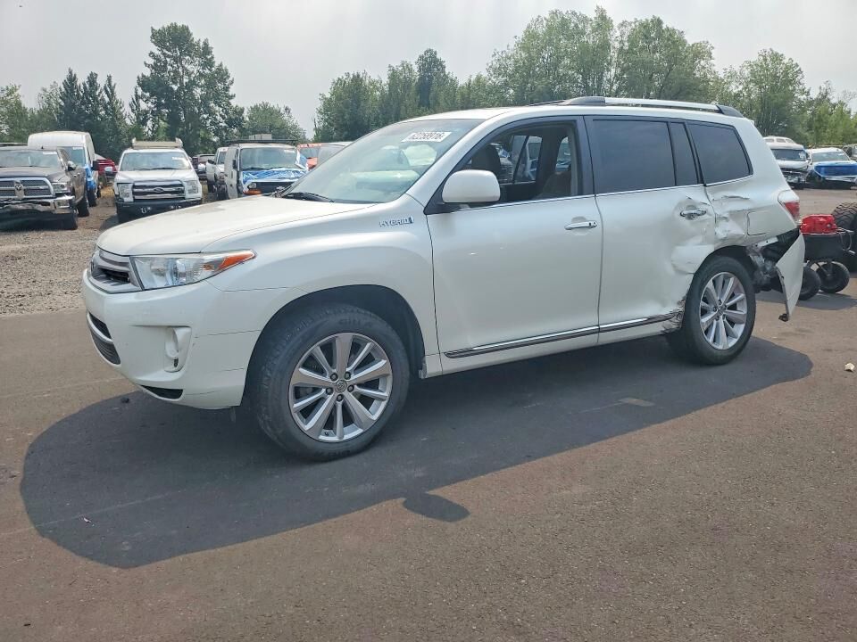 2013 TOYOTA Highlander