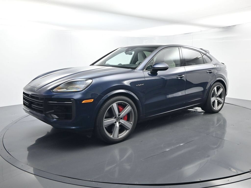 2025 PORSCHE Cayenne