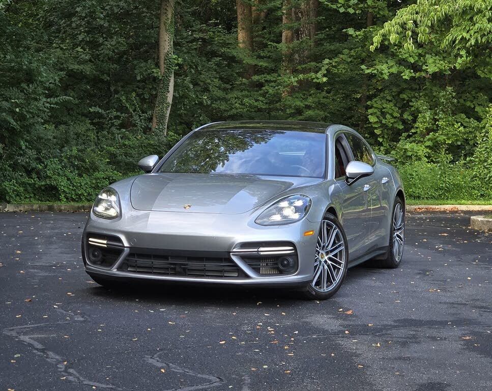 2018 PORSCHE Panamera