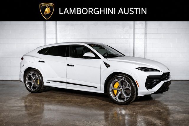 2026 LAMBORGHINI URUS