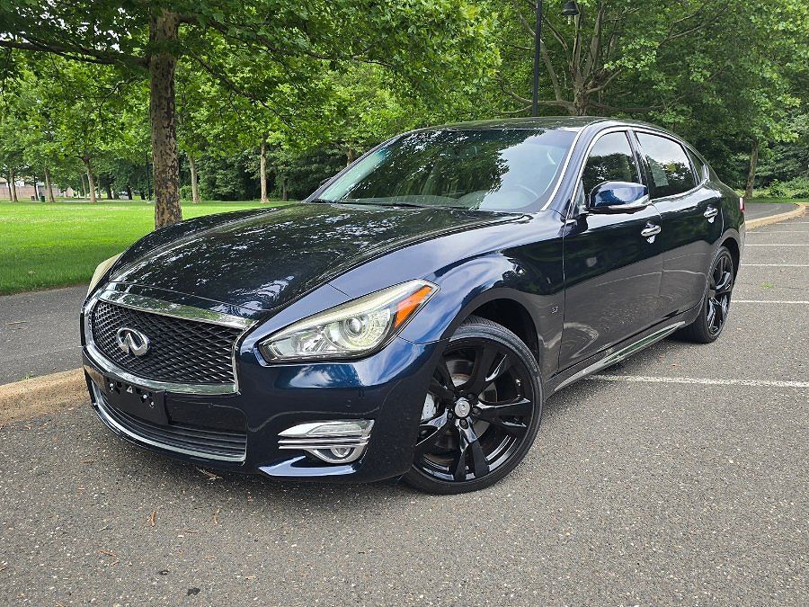 2015 INFINITI Q70L