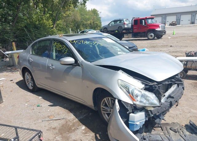 2015 INFINITI Q40