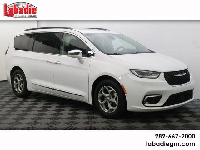 2022 CHRYSLER Pacifica
