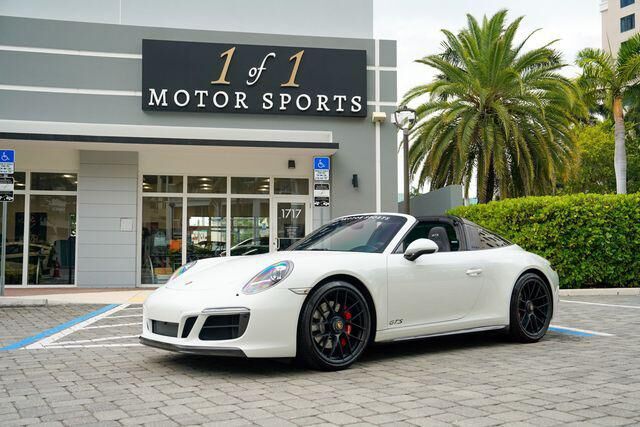 2018 PORSCHE 911