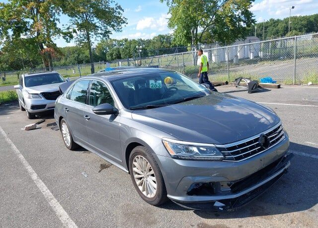 2016 VOLKSWAGEN Passat