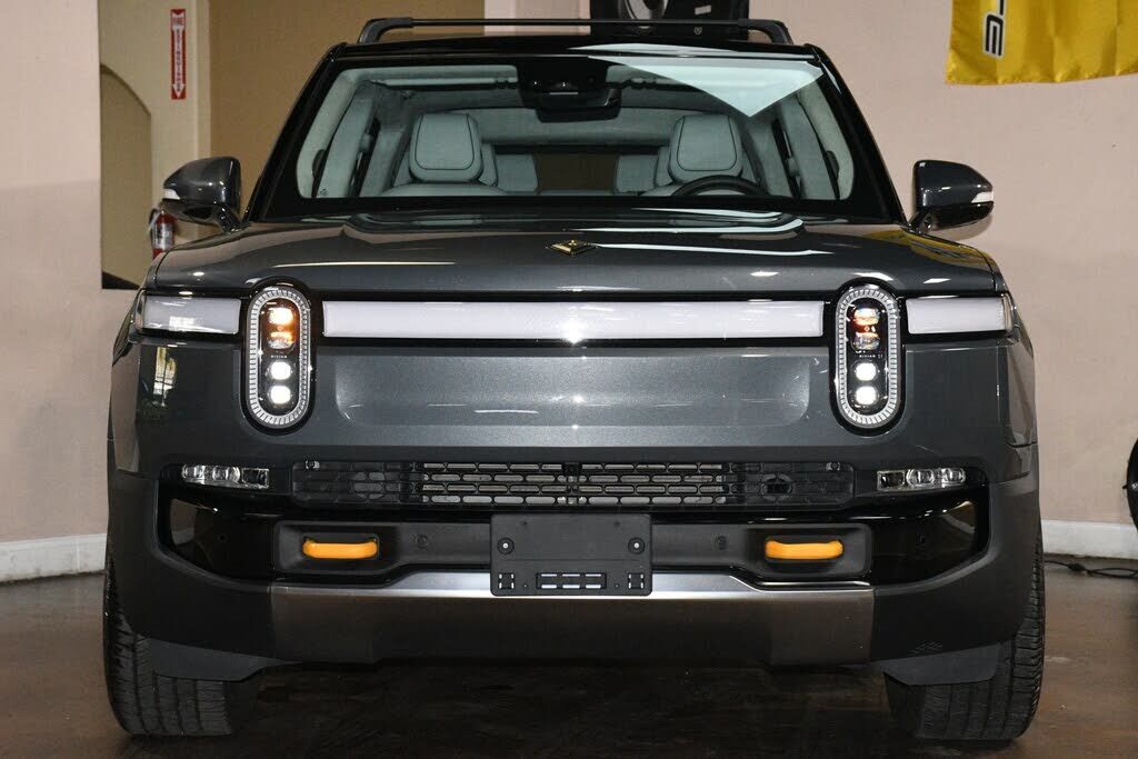 2023 RIVIAN R1S