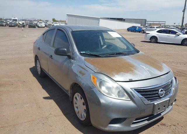 2014 NISSAN Versa