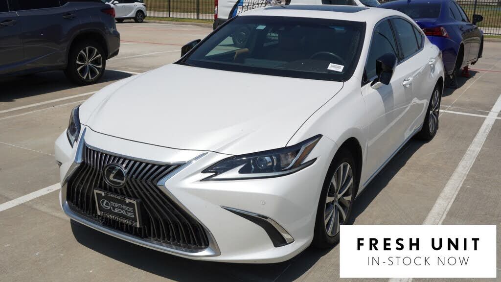2021 LEXUS ES