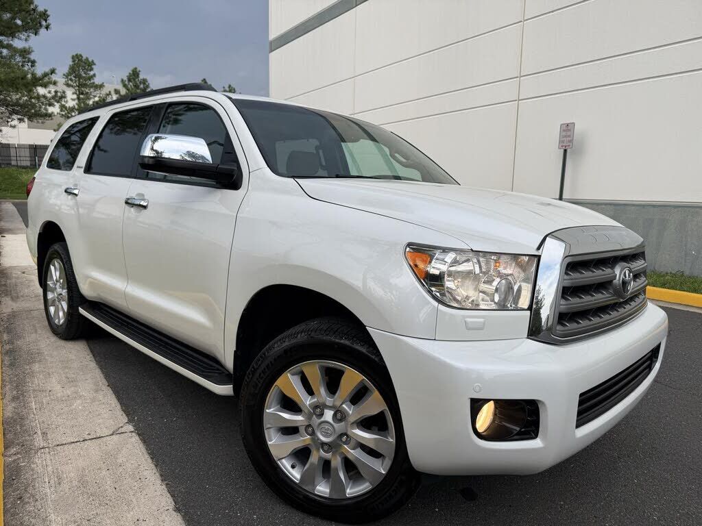 2016 TOYOTA Sequoia